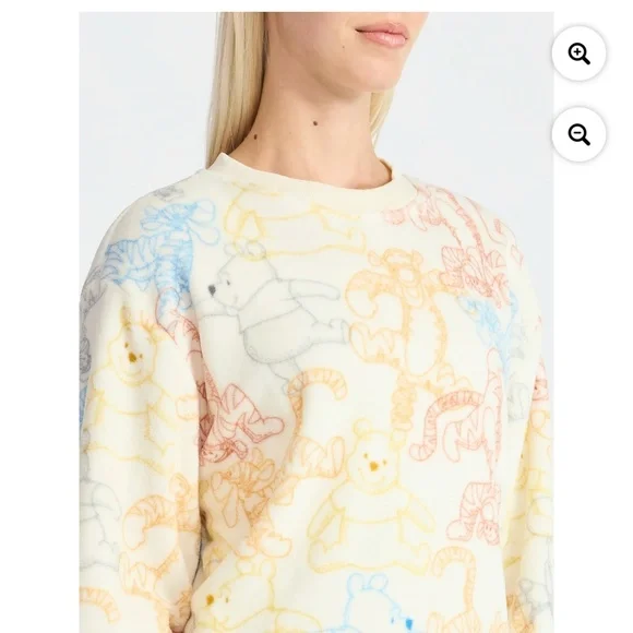 Winnie The Pooh Woman’s Graphic Print Sweatshirt Size XL NWT - Picture 4 of 8
